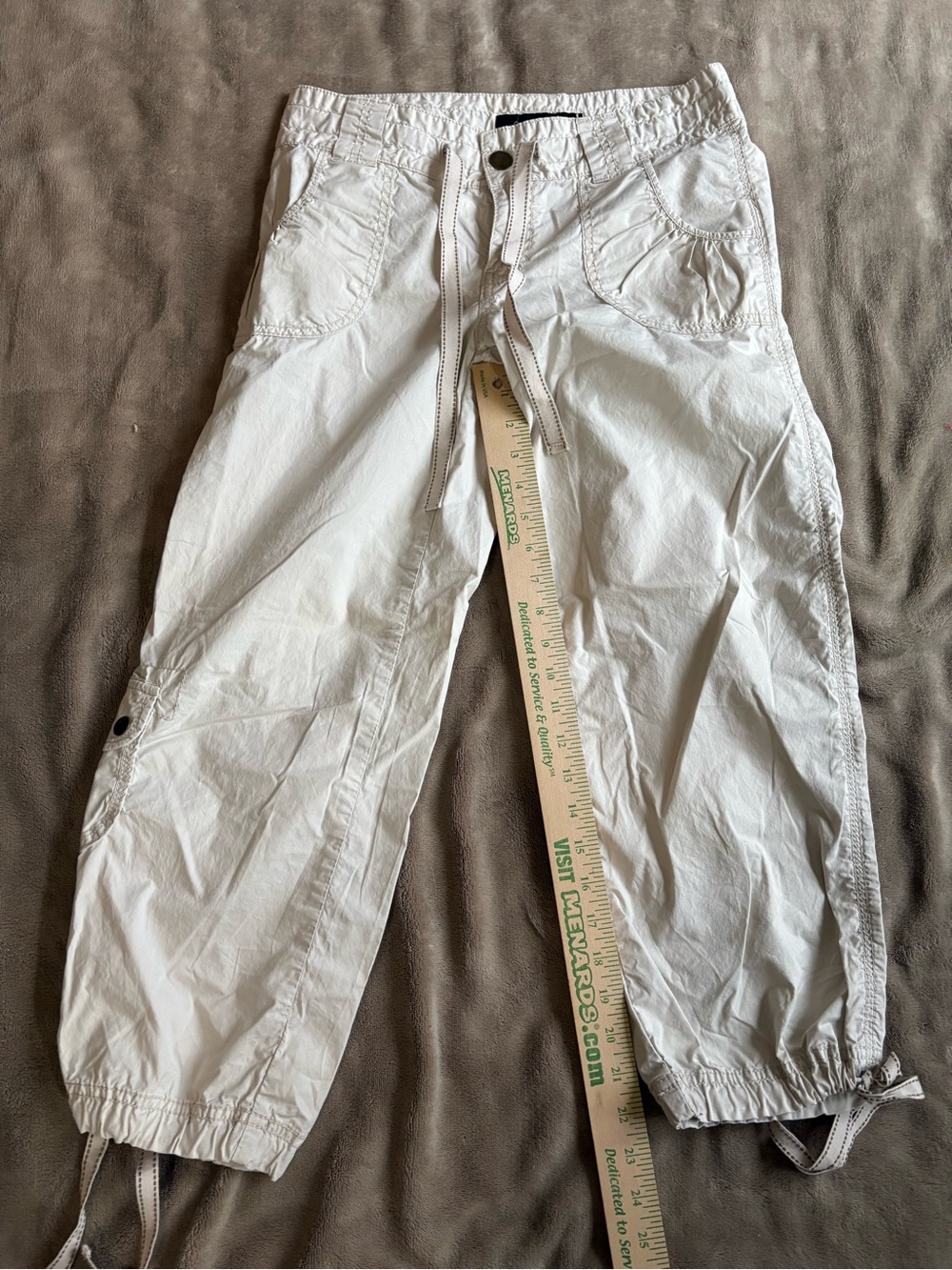Calvin Klein Women’s Beige Drawstring Cargo Capris - Picture 2 of 6